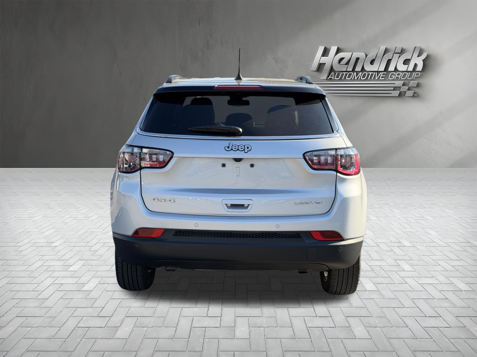 Used 2025 Jeep Compass Limited AWD/4WD image 8