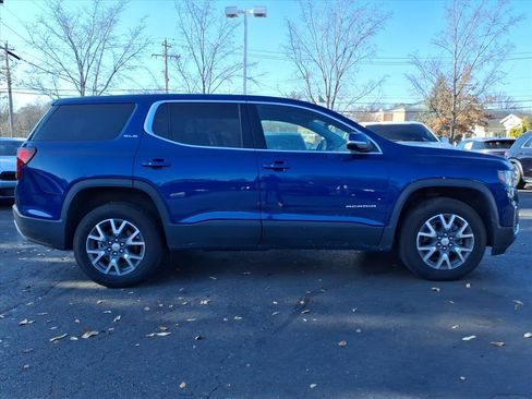 Used 2023 GMC Acadia SLE w/ LPO, Floor Liner Package image 8