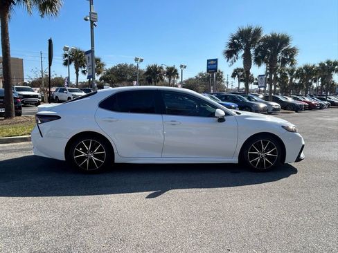 Used 2024 Toyota Camry SE w/ Audio Upgrade Package image 8