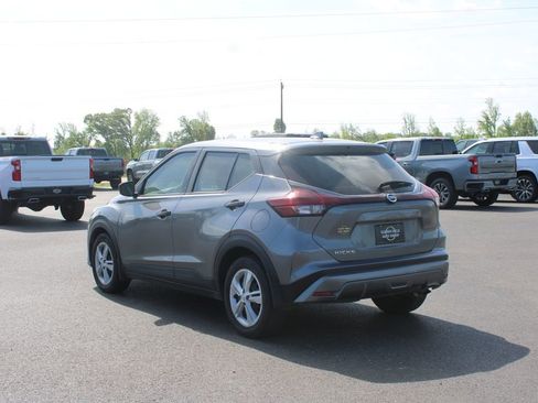 Used 2021 Nissan Kicks S image 7