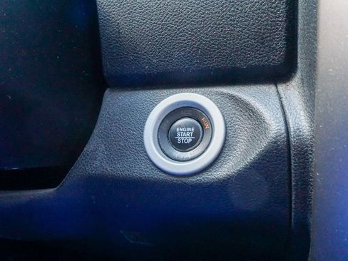 Used 2018 RAM 1500 Laramie w/ Convenience Group image 25