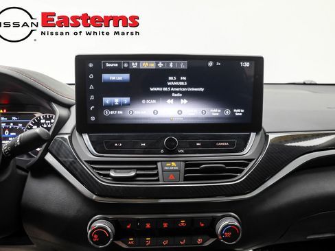 Used 2023 Nissan Altima 2.5 SR w/ SR Premium Package FWD image 12