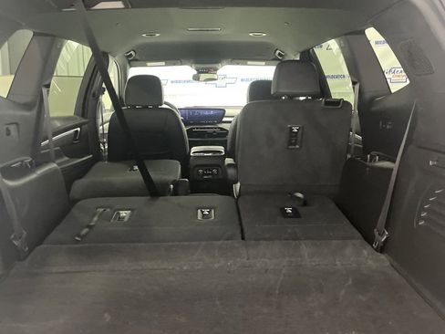 Used 2025 Buick Enclave Preferred image 42