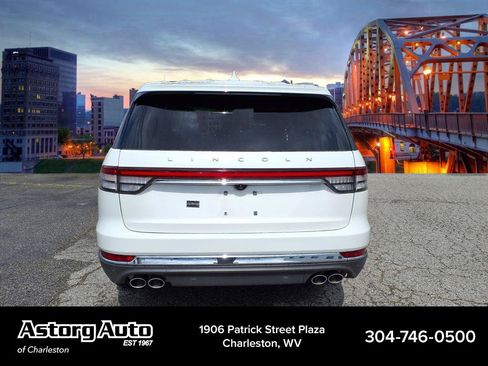 Used 2024 Lincoln Aviator AWD image 4
