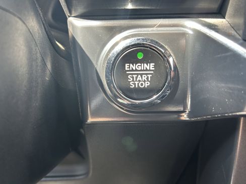 Used 2021 Ford F150 Lariat AWD/4WD image 38