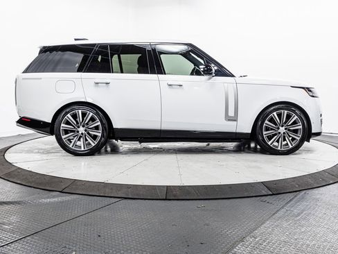 Used 2024 Land Rover Range Rover Autobiography image 35