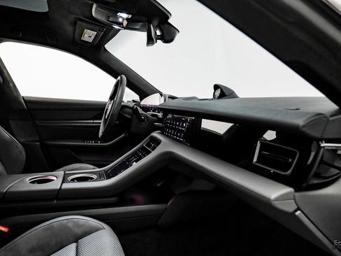 Used 2020 Porsche Taycan Turbo S image 44