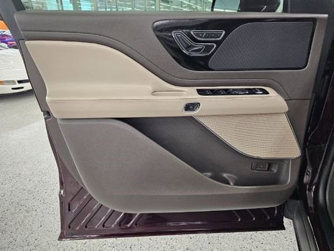 Used 2023 Lincoln Aviator AWD w/ Premium Package image 26