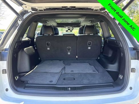 Used 2024 Jeep Grand Cherokee Limited w/ Black Appearance Package AWD/4WD image 37
