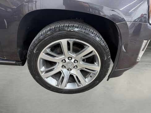 Used 2015 Cadillac Escalade Premium image 18