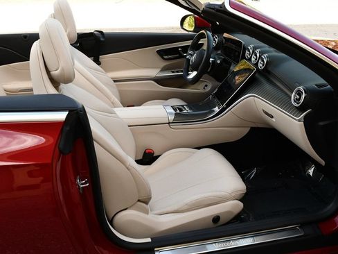 Used 2024 Mercedes-Benz CLE 300 4MATIC Cabriolet image 64