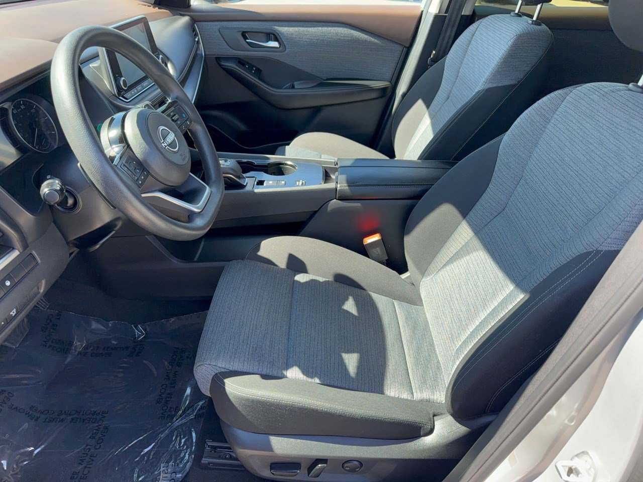 Used 2023 Nissan Rogue SV FWD image 5