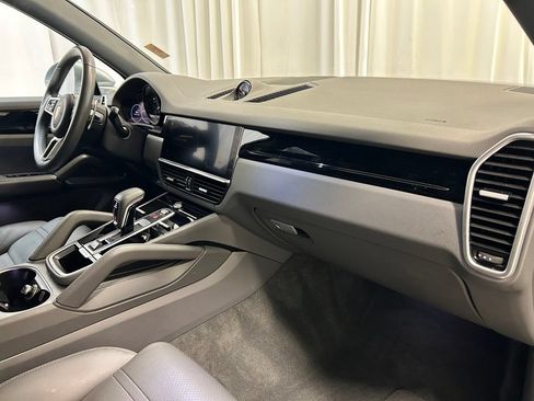 Certified 2020 Porsche Cayenne AWD/4WD image 28