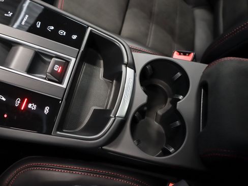 Used 2026 Porsche Macan GTS image 18