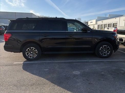 Used 2024 Ford Expedition Max XLT image 6
