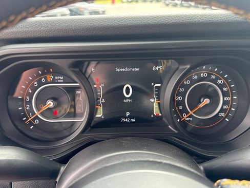 Used 2025 Jeep Gladiator Sport AWD/4WD image 18