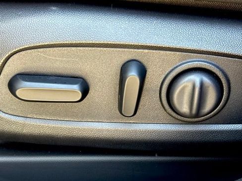 Used 2025 Buick Envista Sport Touring w/ Experience Buick Package FWD image 14