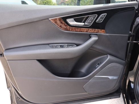 Used 2018 Audi Q7 3.0T Premium Plus w/ Premium Plus Package image 12