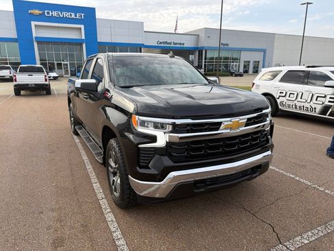 Used 2025 Chevrolet Silverado 1500 LT w/ Z71 Off-Road Package AWD/4WD image 2