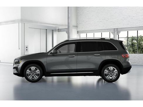 New 2025 Mercedes-Benz GLB 250 4MATIC image 34