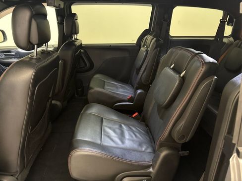 Used 2019 Dodge Grand Caravan GT FWD image 25