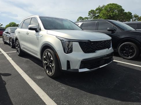 Certified 2026 Kia Sorento EX w/ EX Premium Package FWD image 1