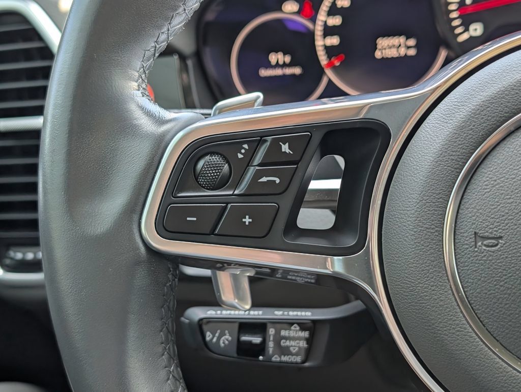 Certified 2022 Porsche Cayenne Coupe AWD/4WD image 27