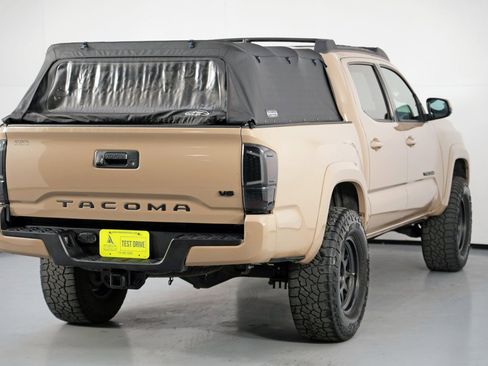 Used 2020 Toyota Tacoma TRD Sport image 44