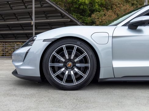 Certified 2021 Porsche Taycan 4S w/ Premium Package AWD/4WD image 13