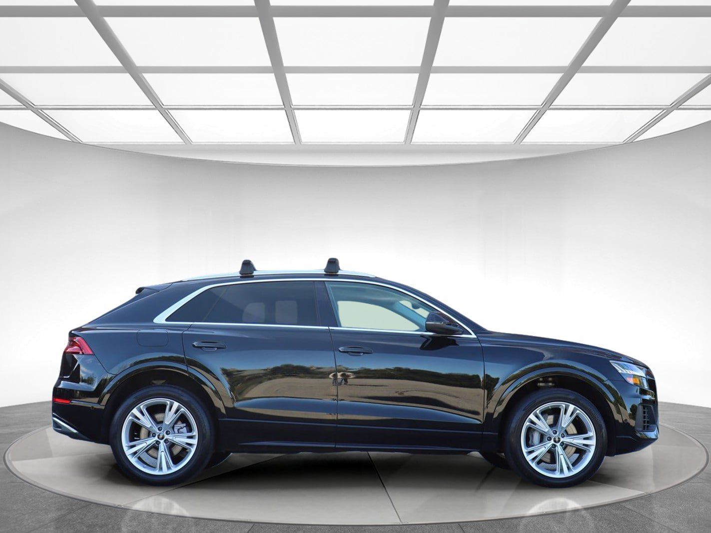 Used 2023 Audi Q8 Premium w/ Convenience Package AWD/4WD image 5