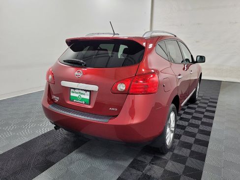 Used 2015 Nissan Rogue S w/ Convenience Package AWD/4WD image 9
