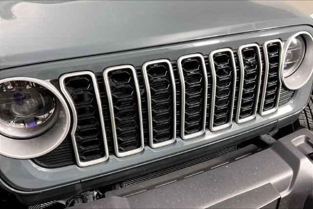 Used 2026 Jeep Wrangler Unlimited Sahara AWD/4WD image 29