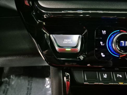 Used 2024 GMC Sierra 2500 AT4 w/ AT4 Preferred Package image 17