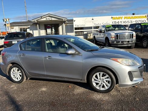 Used 2012 MAZDA MAZDA3 i Touring image 2