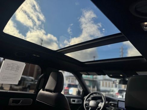 Used 2023 Ford Explorer ST w/ Equipment Group 401A image 18