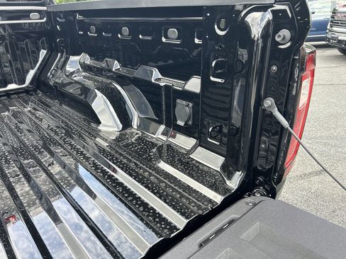 New 2026 GMC Canyon AT4 w/ Technology Plus Package AWD/4WD image 11