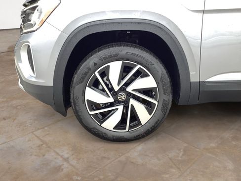 New 2025 Volkswagen Atlas SE FWD image 11