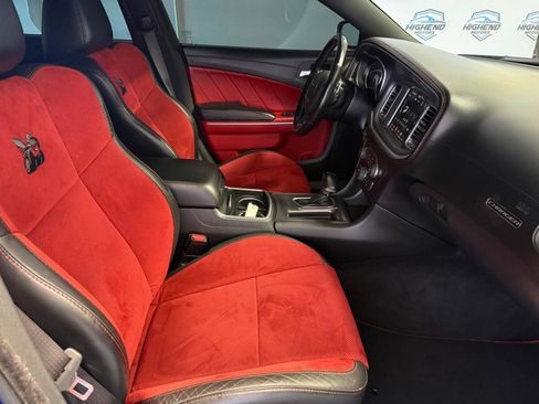 Used 2019 Dodge Charger Scat Pack w/ Technology Group RWD image 27