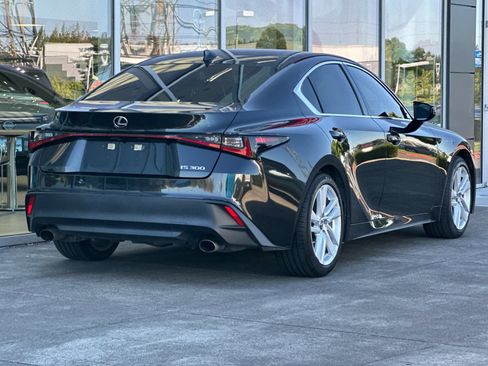 Used 2022 Lexus IS 300 RWD image 3
