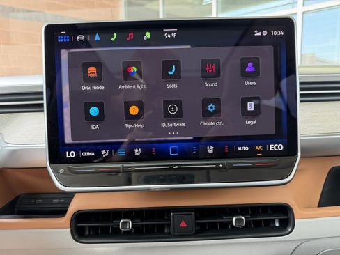 Used 2025 Volkswagen ID. Buzz 1st Edition RWD image 23