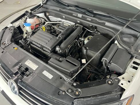 Used 2017 Volkswagen Jetta SE FWD image 11