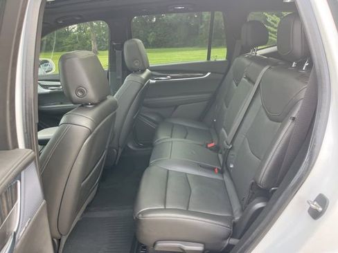 Used 2020 Cadillac XT6 Premium Luxury FWD image 44