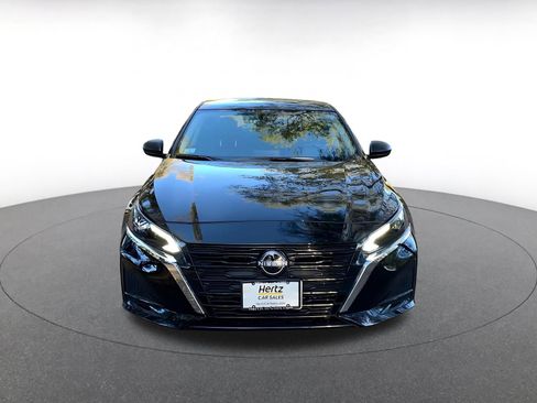 Used 2025 Nissan Altima 2.5 SV image 2