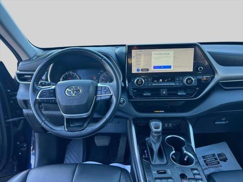 Certified 2023 Toyota Highlander XLE image 15