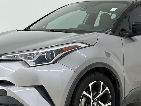Used 2019 Toyota C-HR XLE FWD image 12