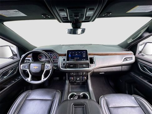 Used 2021 Chevrolet Suburban Premier image 16