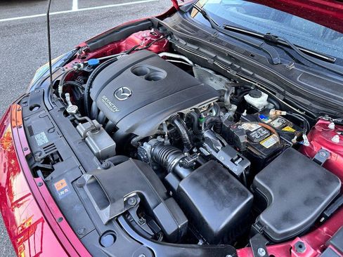 Used 2018 MAZDA MAZDA3 Touring FWD image 19