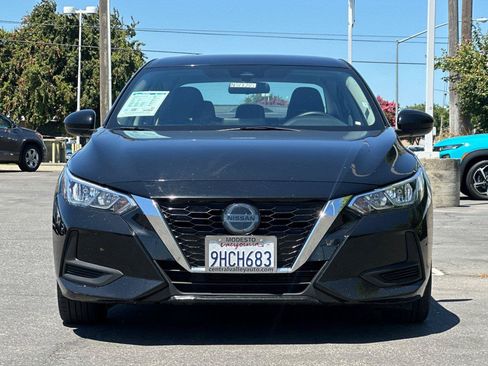 Certified 2023 Nissan Sentra SV FWD image 9