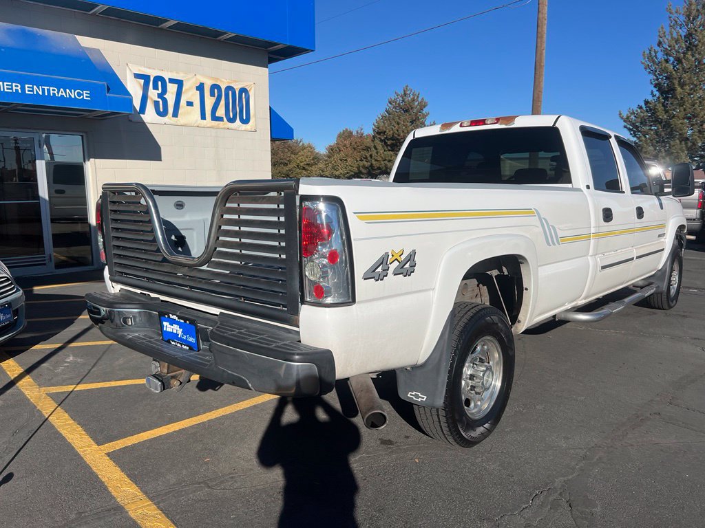 Used 2006 Chevrolet Silverado 2500 LT w/ Onstar Plus Package AWD/4WD image 3