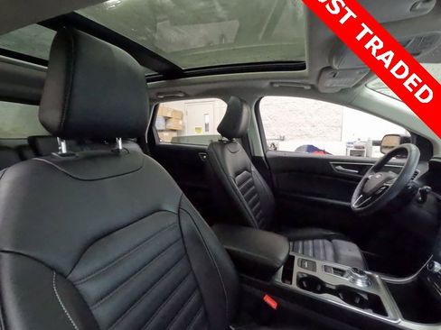Used 2022 Ford Edge SEL w/ Convenience Package image 16